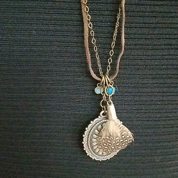 American Eagle Outfitters Feather Necklace - Picture 2 of 3